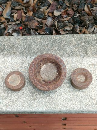 3 Pesos Ponderales Antiguos de Hierro para Balanza