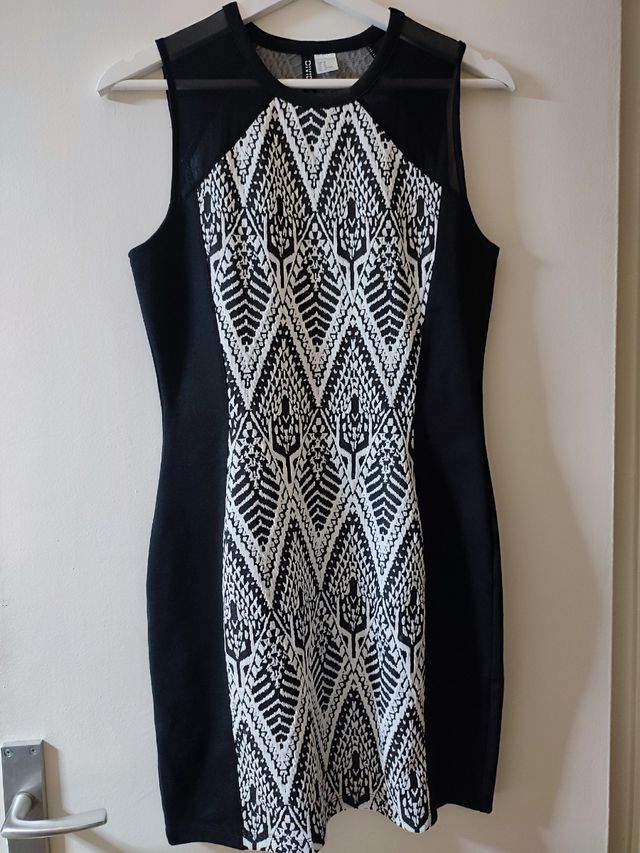 Vestido negro estampado