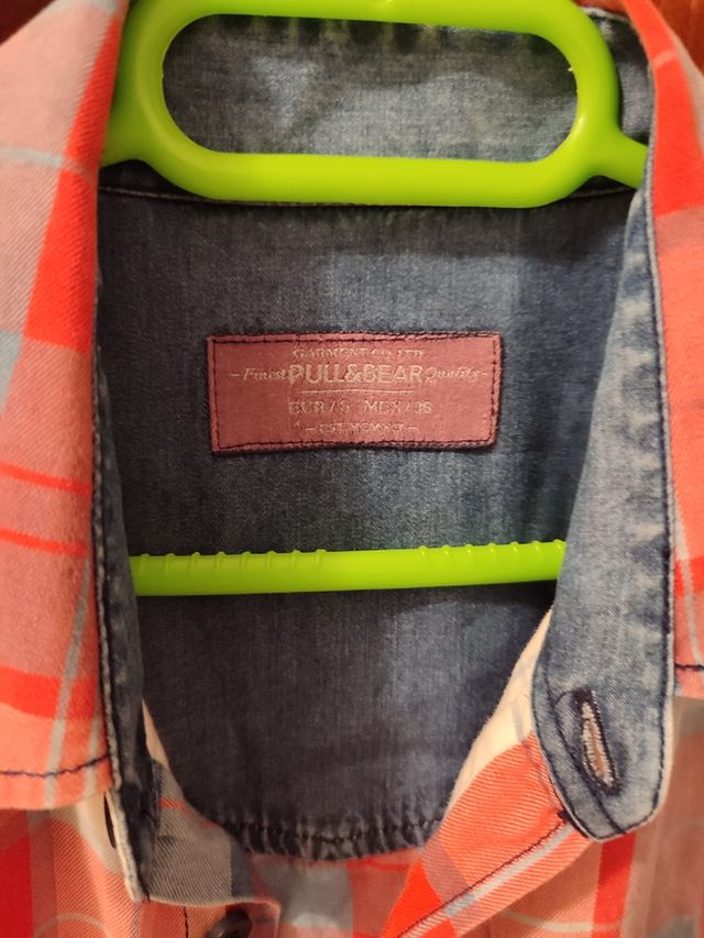 Camisa de cuadros rojo y vaquero