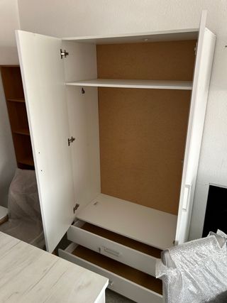 Armario mas 2 mesitas 199€