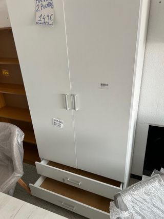 Armario mas 2 mesitas 199€