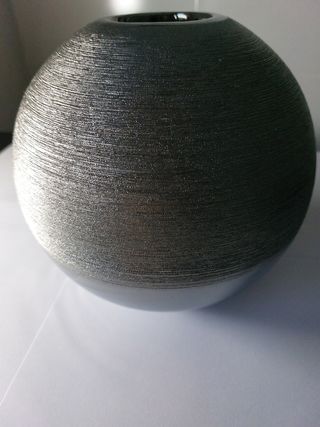 Jarrón decorativo plateado