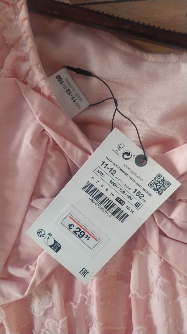 Vestido de menina. Zara.