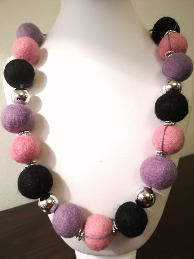 Collana in feltro artigianale