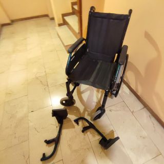 Silla de ruedas plegable desmontable