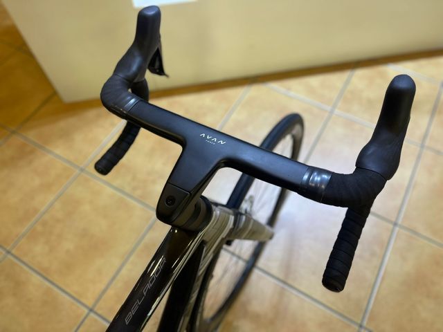 BERRIA BELADOR PRO SHIMANO 105 DI2