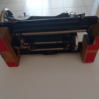 Máquina coser SINGER, antigua