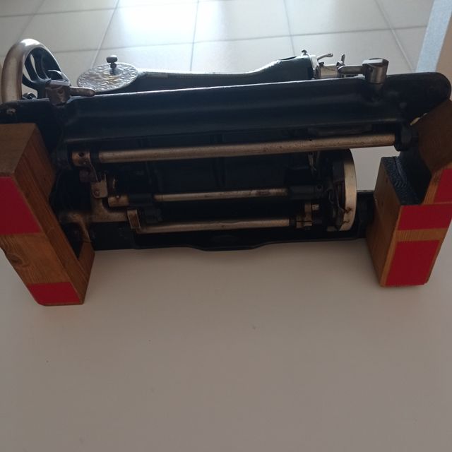 Máquina coser SINGER, antigua