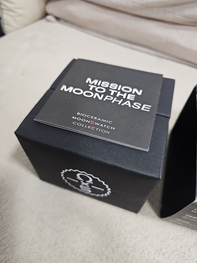 Swatch omega MISSION TO THE MOONPHASE 