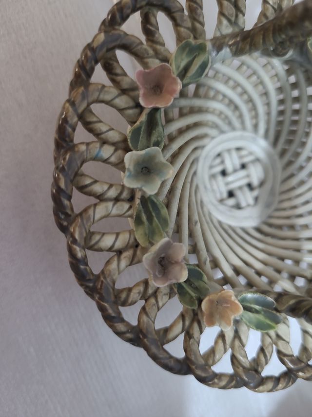 Antiguas y Finas Cestitas