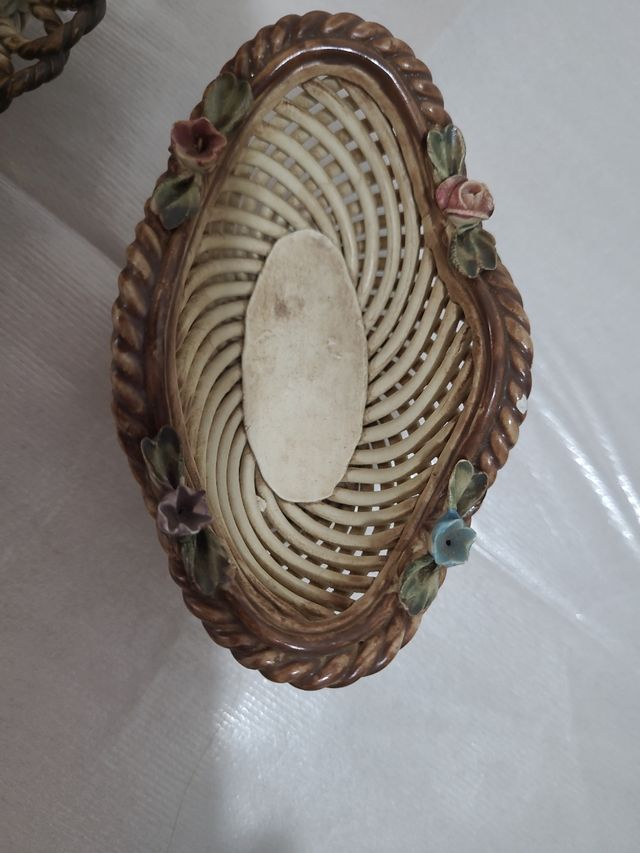 Antiguas y Finas Cestitas