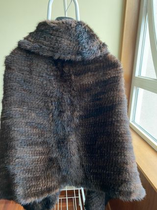Poncho tipo vison tricotado