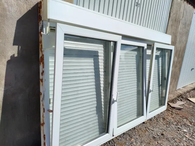 Ventana 3 metros PVC oscilobatiente