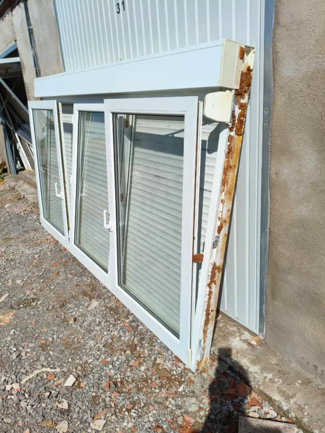 Ventana 3 metros PVC oscilobatiente