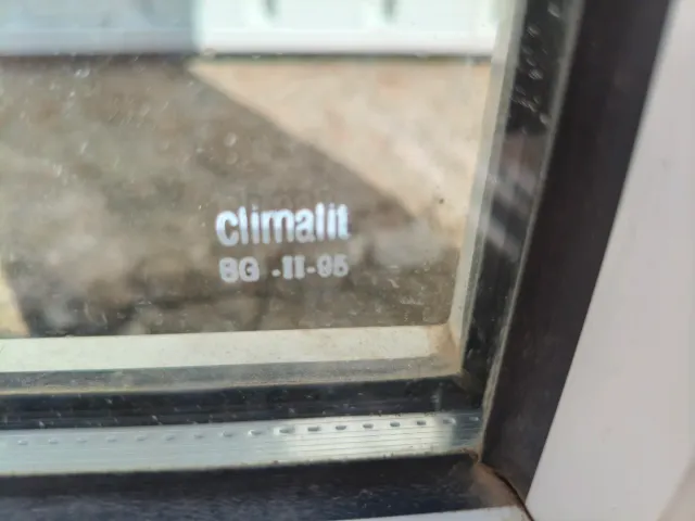 Ventana 3 metros PVC oscilobatiente