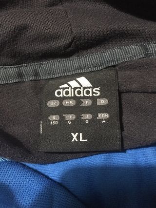 Adidas  con capucha