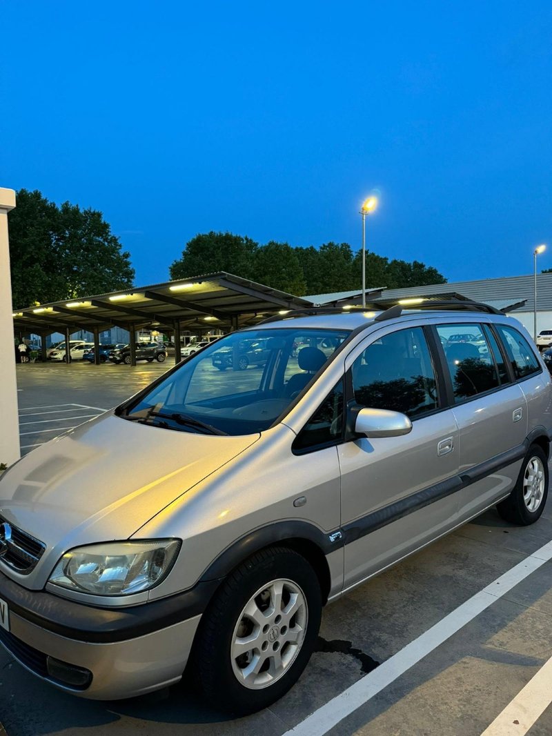 Opel Zafira 2003 - foto 1