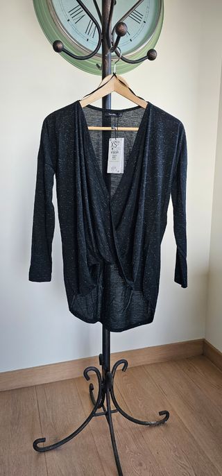 Camiseta Bershka efecto cruzado 