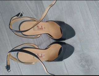 Sandalini neri tacco sottile 37