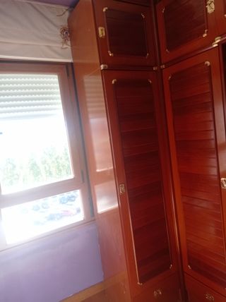 Armario rinconero con altillo