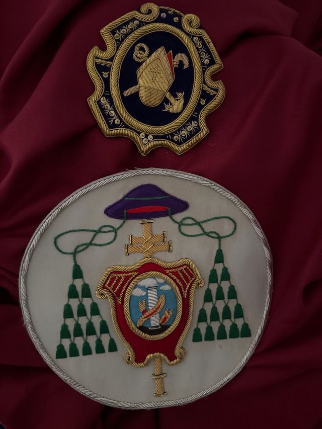 Escudos a mano Macarena NO NEGOCIABLE