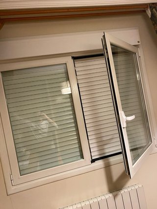 Ventanas oscilobatientes con motor