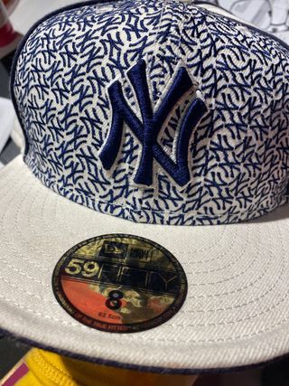 New Era Gorra plana blanco y azul marino