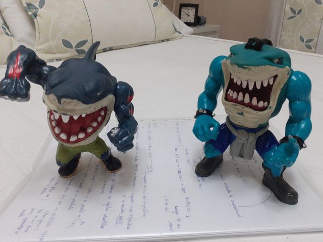 STREET SHARKS