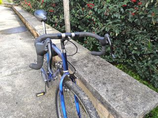 Bicicleta restaurada tipo gravel