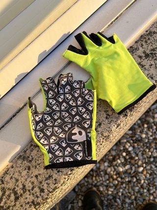 Mitones etxeondo