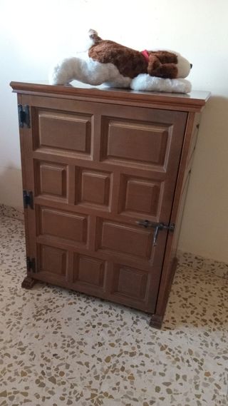 Máquina de cocer con mueble marca Alfa
