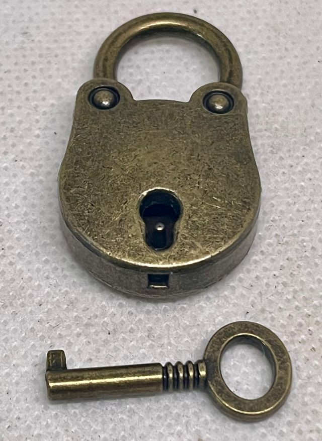 CANDADO DE BRONCE CON LLAVE