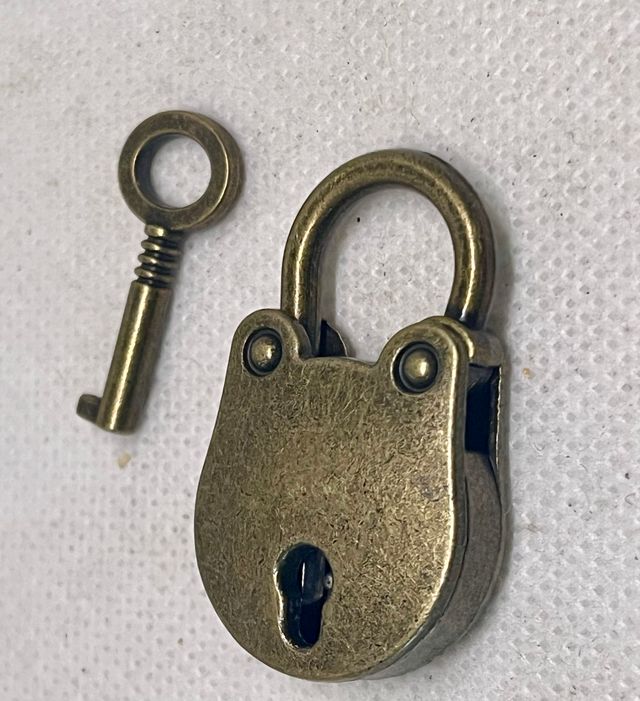 CANDADO DE BRONCE CON LLAVE