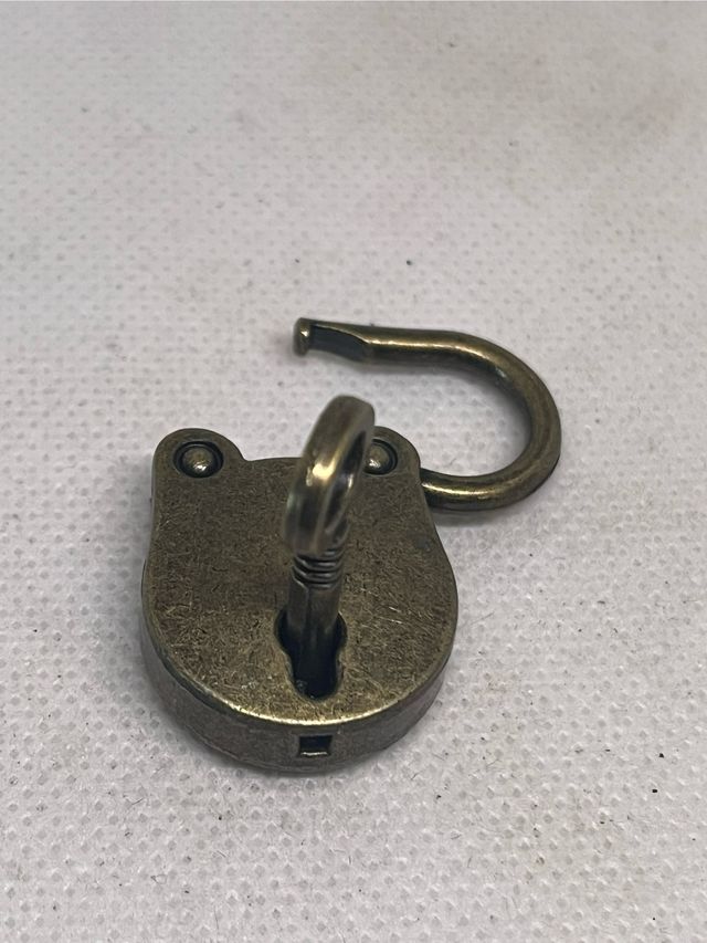 CANDADO DE BRONCE CON LLAVE