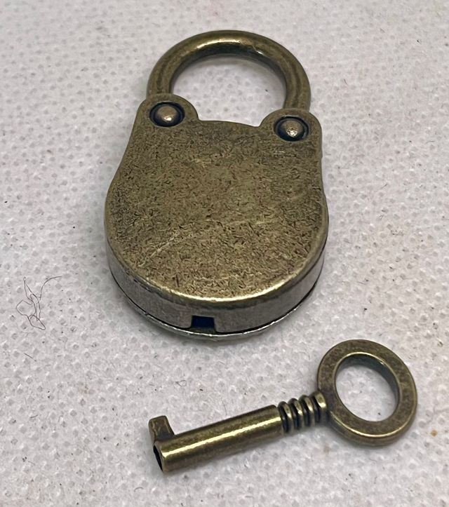CANDADO DE BRONCE CON LLAVE