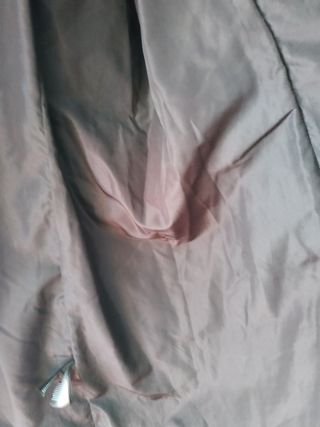 Abrigo negro largo tipo plumas