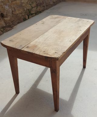 Mesa antigua de madera