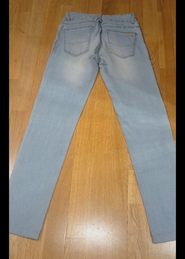 Pantalones vaqueros azul claro