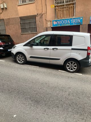 Ford Tourneo Courier 2015