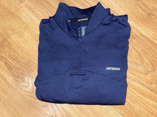 Jersey deporte Decathlon niña azul marino. Talla 8
