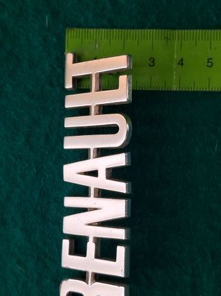 Antigua Insignia Renault (zamak cromado)