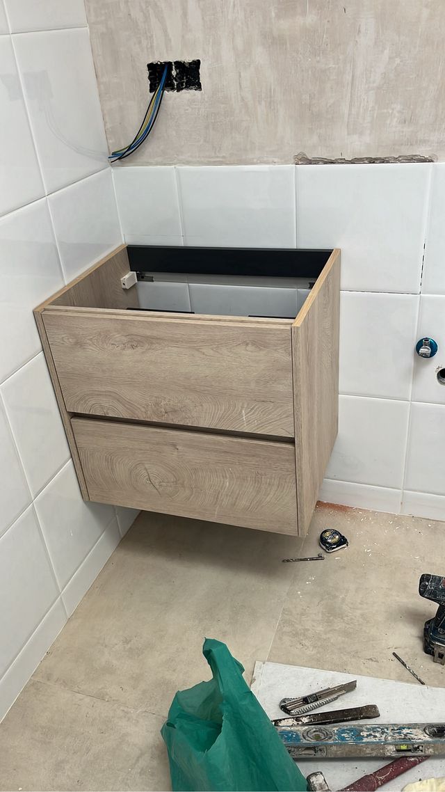 Montaje de bater , duchas y lavabo...