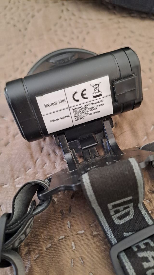 Lampada torcia da testa