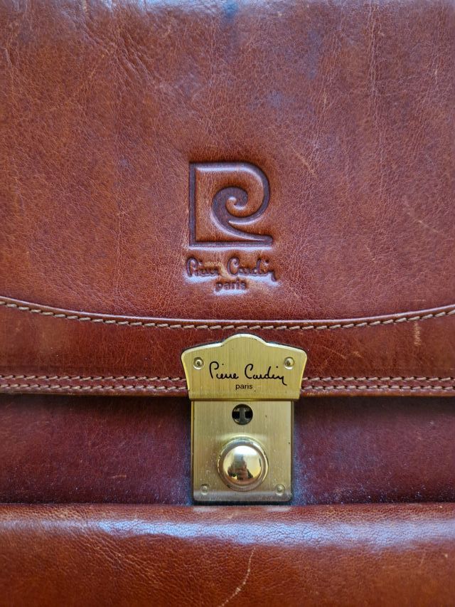 BOLSO de PIEL de MANO PIERRE CARDIN.