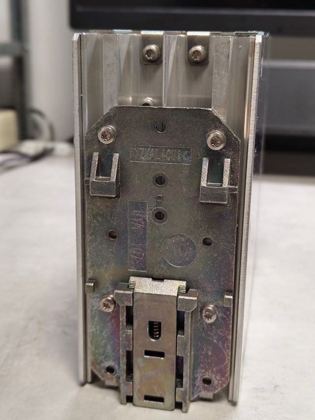 Fuente de alimentación trifasica a 24V dc