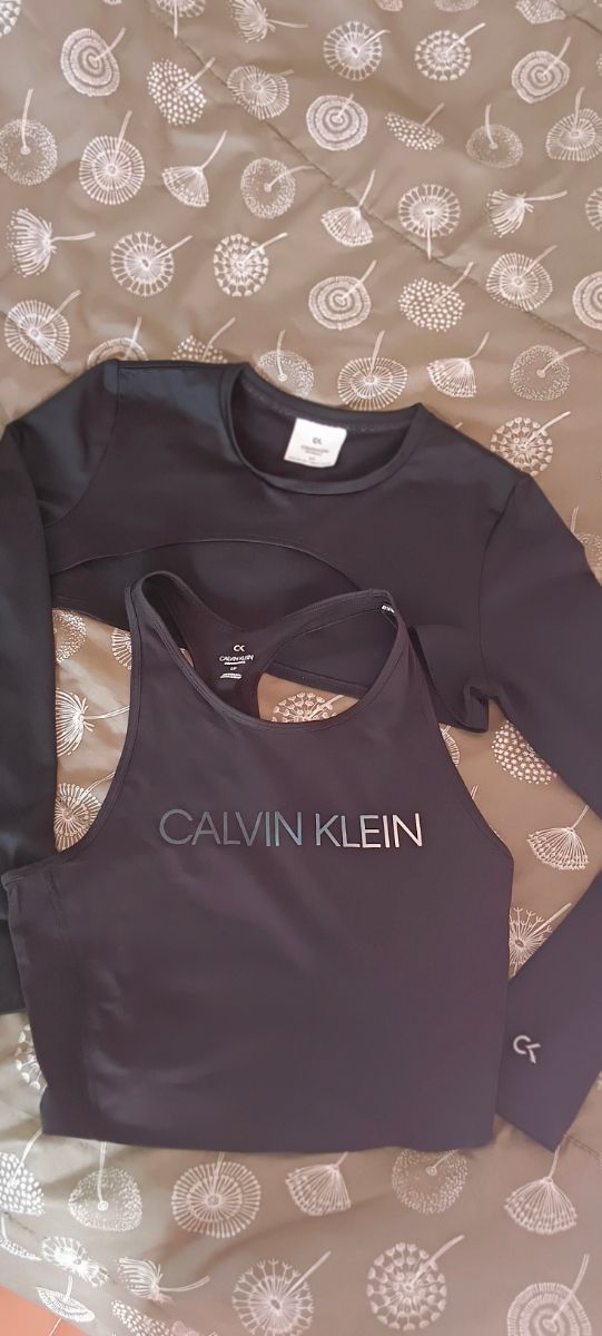 Top Calvin Klein
