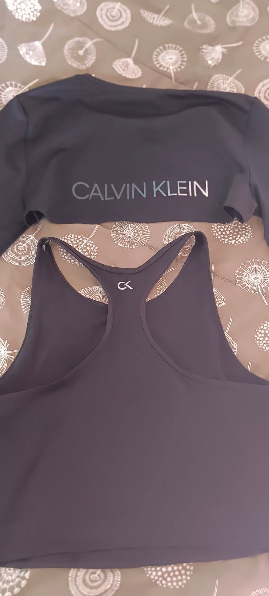 Top Calvin Klein