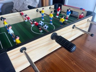 Futbolin de mesa en madera