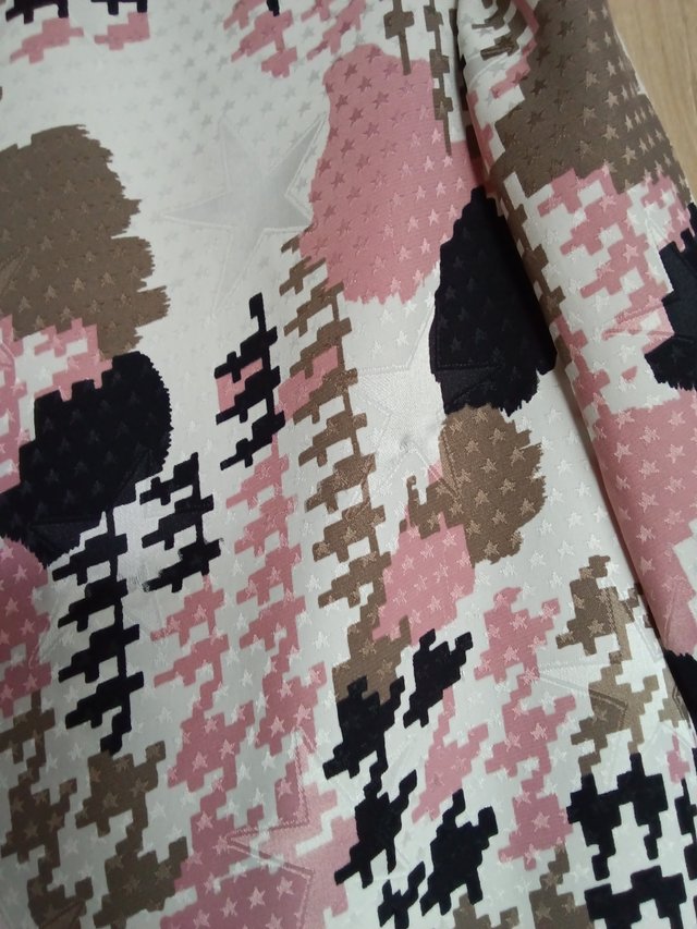 Conjunto de blusa e saia tamanho 48