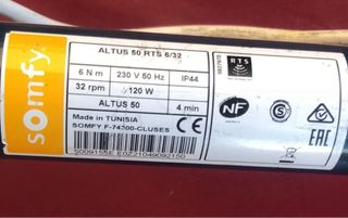 Motors de persiana Modelos SOMFY con mando.